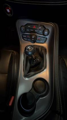 DODGE CHALLENGER 6.2 V8 HEMI GASOLINA SRT JAILBREAK TORQUEFLITE